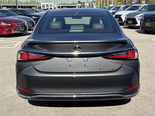 2025 Lexus ES 300h Premium