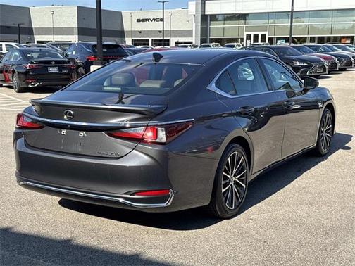 2025 Lexus ES 300h Premium