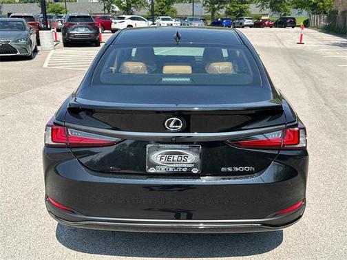 2025 Lexus ES 300h Base