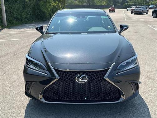 2025 Lexus ES 300h Base