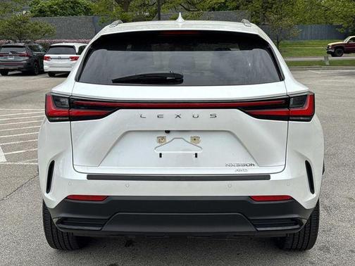Eminent White Pearl 2023 Lexus NX 350h Luxury