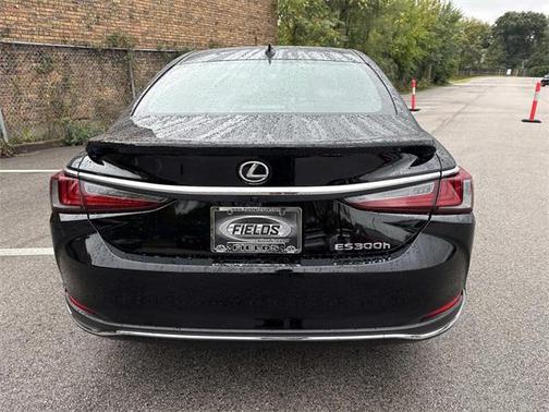 2025 Lexus ES 300h Base