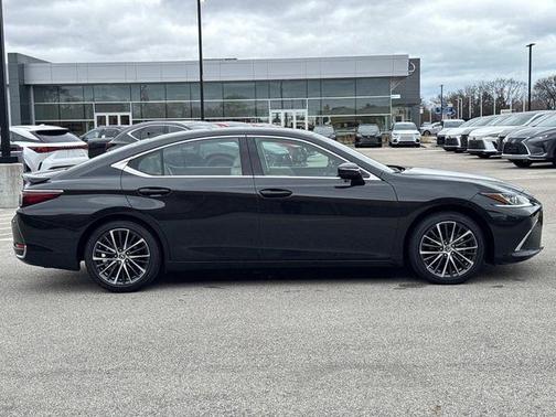 2024 Lexus ES 300h Base