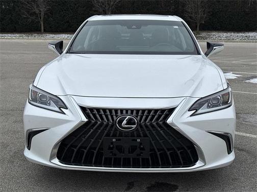 2025 Lexus ES 300h Luxury