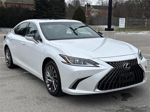 2025 Lexus ES 300h Luxury