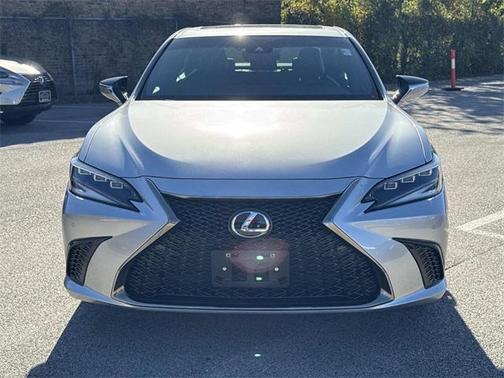 2023 Lexus ES 300h F SPORT Handling