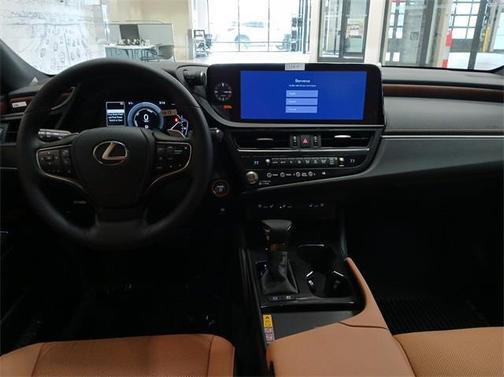 2025 Lexus ES 300h Base