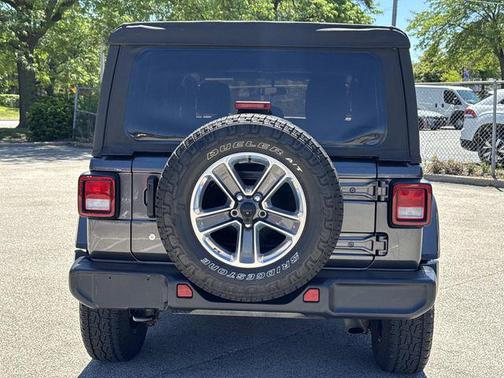 Sting-Gray Clearcoat 2018 Jeep Wrangler Unlimited Sahara