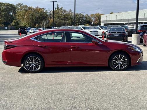2025 Lexus ES 300h Premium