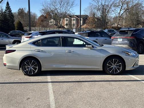 2025 Lexus ES 300h Base