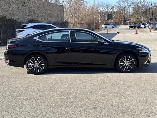 2023 Lexus ES 250 Base