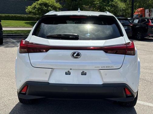 Eminent White Pearl 2024 Lexus UX 250h Base