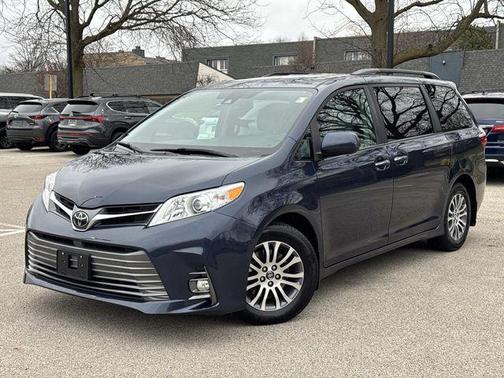 2018 Toyota Sienna XLE