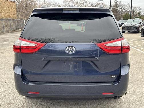 2018 Toyota Sienna XLE