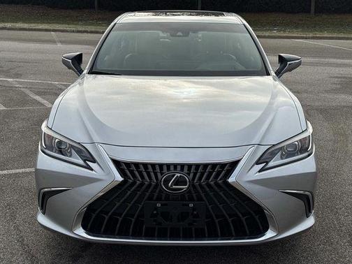 2025 Lexus ES 300h Luxury