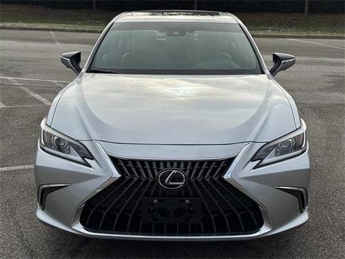 2025 Lexus ES 300h Luxury