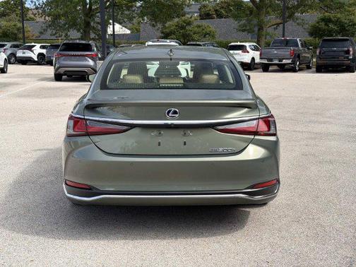 Sunlit Green 2019 Lexus ES 300h Ultra Luxury