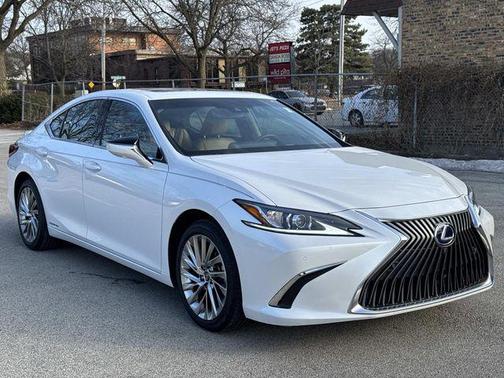 2021 Lexus ES 300h Luxury