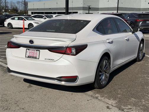 2021 Lexus ES 300h Luxury