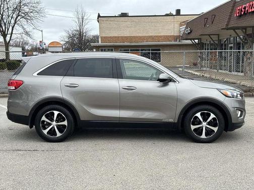 Gray 2016 Kia Sorento EX