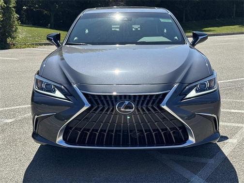 2025 Lexus ES 300h Base