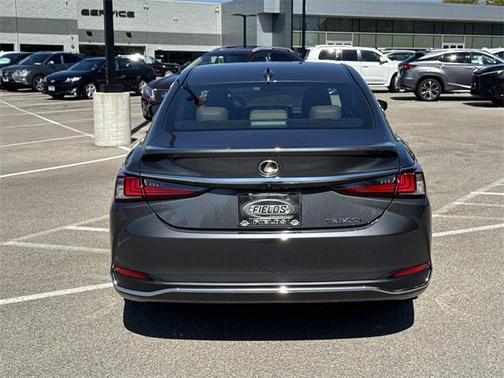 2025 Lexus ES 300h Base