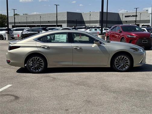 2025 Lexus ES 300h Luxury