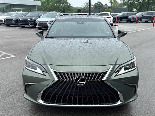 2025 Lexus ES 300h Luxury