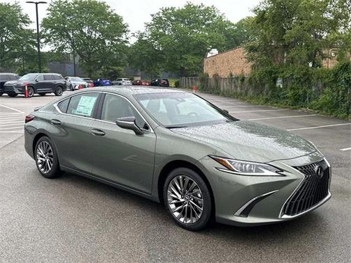 2025 Lexus ES 300h Luxury