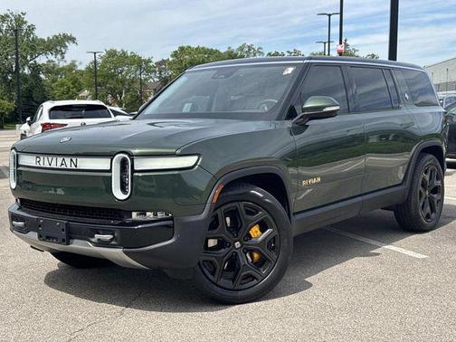 Green 2023 Rivian R1S Adventure