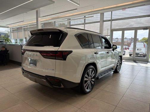Eminent White Pearl 2026 Lexus LX 700h Luxury