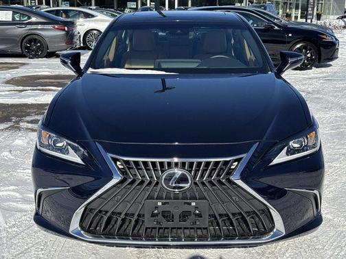 2025 Lexus ES 300h Base