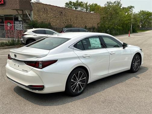 2025 Lexus ES 300h Base