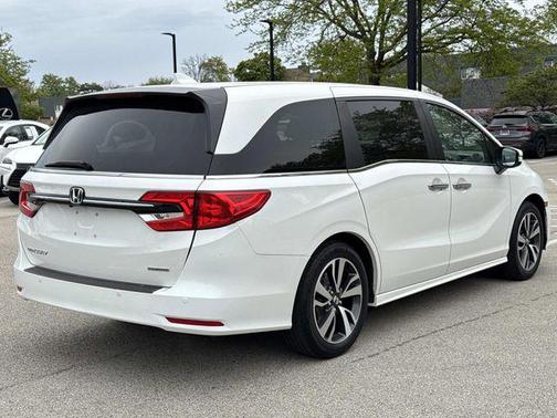 Platinum White Pearl 2021 Honda Odyssey Touring