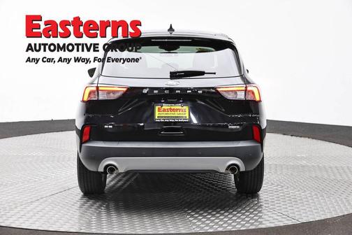 Black Metallic 2022 Ford Escape SE
