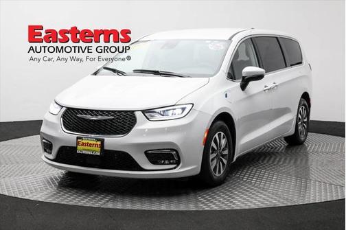2023 Chrysler Pacifica Hybrid Touring L