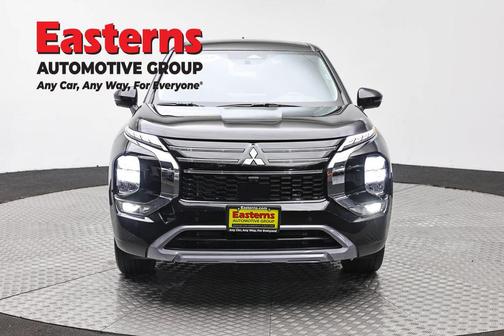 Black 2025 Mitsubishi Outlander SE S-AWC