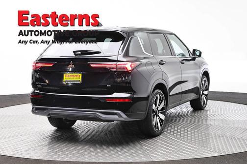 Black 2025 Mitsubishi Outlander SE S-AWC