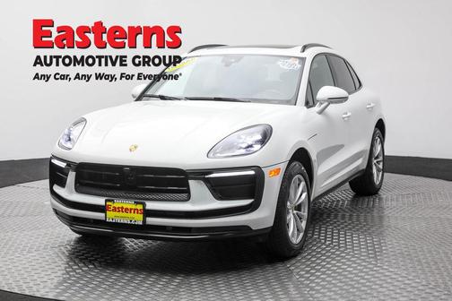 2023 Porsche Macan Macan T