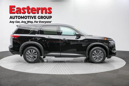 2024 Nissan Pathfinder S 4WD