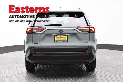 2022 Toyota RAV4 Hybrid XLE