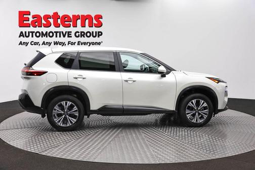 Pearl White Tricoat 2023 Nissan Rogue SV