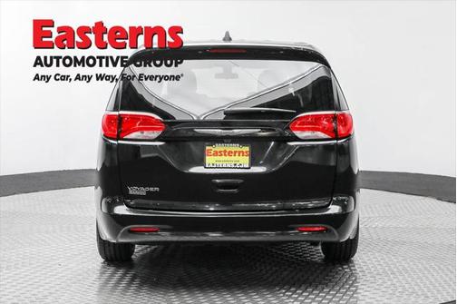 2022 Chrysler Voyager LX