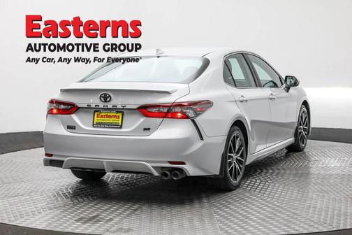 Ice Edge 2023 Toyota Camry SE