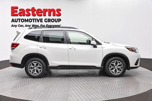 Crystal White Pearl 2022 Subaru Forester Premium