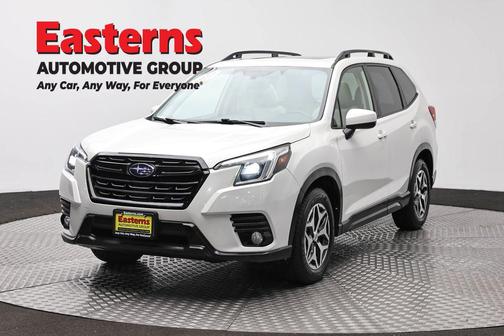 Crystal White Pearl 2022 Subaru Forester Premium