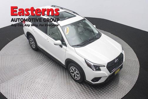 Crystal White Pearl 2022 Subaru Forester Premium