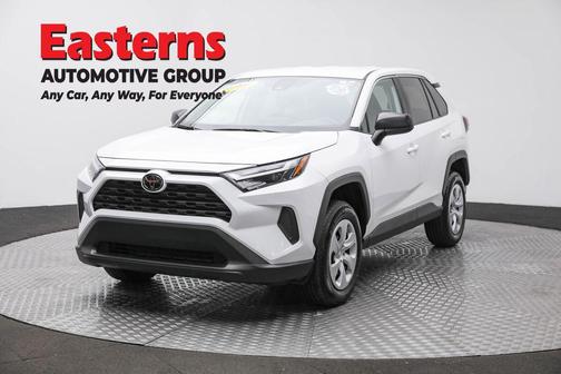 Ice Cap 2024 Toyota RAV4 LE