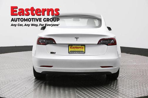 Pearl White Multi-Coat 2023 Tesla Model 3 Standard Range