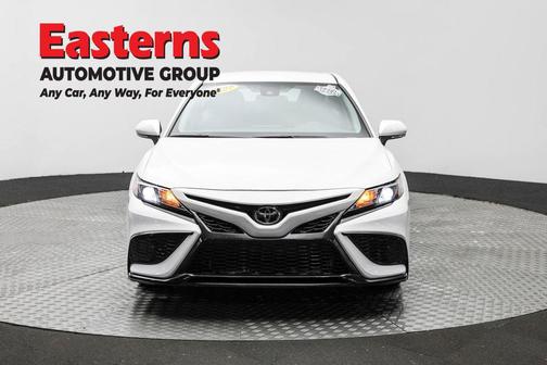 Ice Cap 2024 Toyota Camry SE